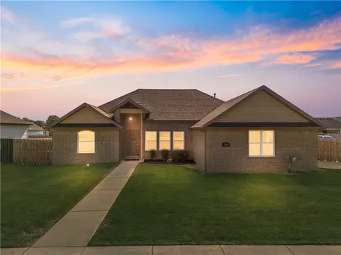 394 N Tacoma St, Farmington, AR 72730