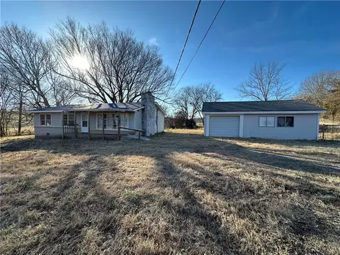 3664 Mc 5040, Yellville, AR 72687