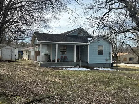 413 Church Ave, Berryville, AR 72616