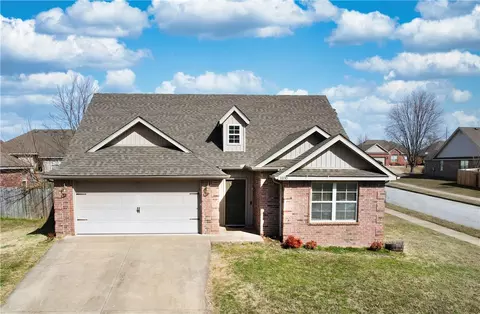 3100 Briar Creek Ave, Bentonville, AR 72712