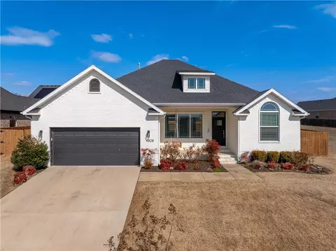 4828 W Townbridge Dr, Fayetteville, AR 72704