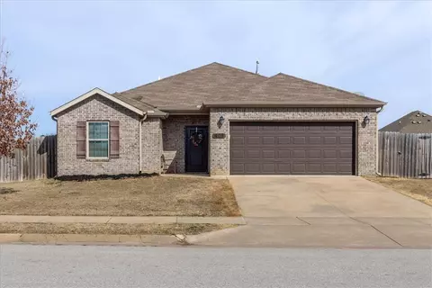 409 Gillian Ave, Rogers, AR 72758