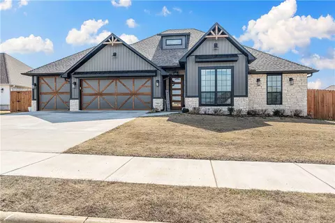 1901 Shelby St, Pea Ridge, AR 72751