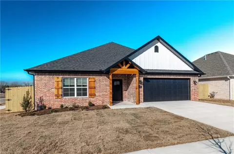 285 S Maroon Ave, Fayetteville, AR 72704