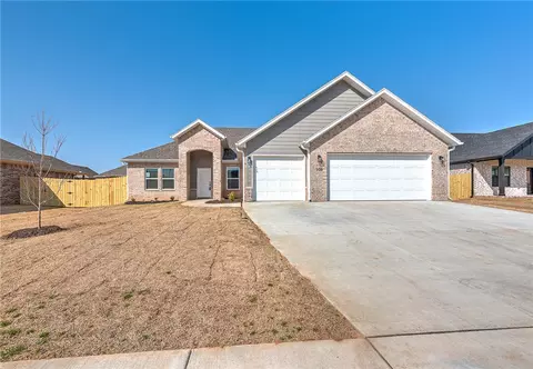109 N Adler Ave, Farmington, AR 72730