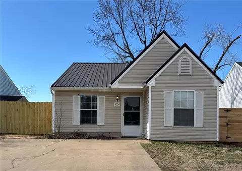 1004 S 24th Pl, Rogers, AR 72758