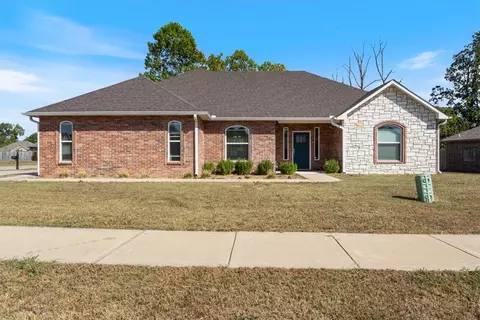 850 E Silver Leaf Ln, Siloam Springs, AR 72761