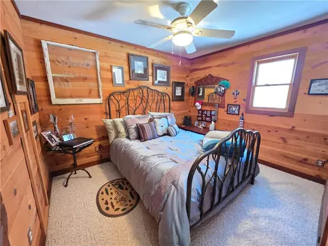 Bedroom - 583 Nc 1700, Compton, AR 72624 photo 3 of 4