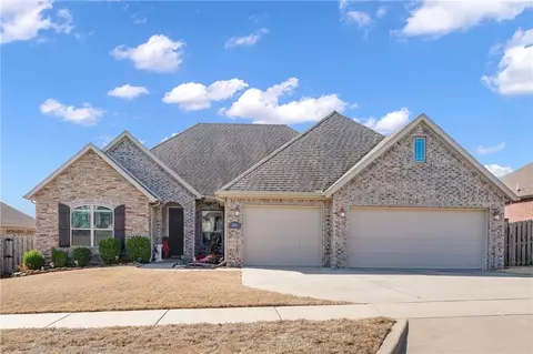3017 W Featherock Way, Fayetteville, AR 72704