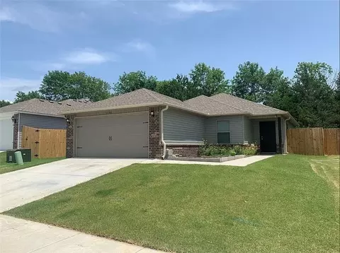 1156 S Kingfisher Ln, Fayetteville, AR 72701