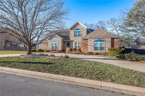 3 Wiltshire Ln, Bentonville, AR 72712
