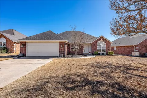 6108 W Pleasant Pl, Rogers, AR 72758