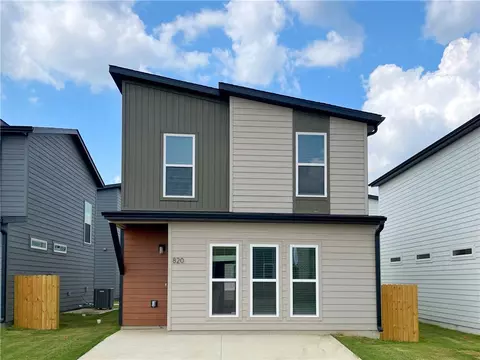 820 Massachusetts Ave, Bentonville, AR 72713