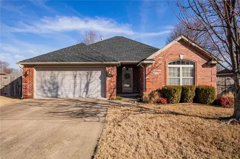 3746 Brightwater Pl, Fayetteville, AR 72704
