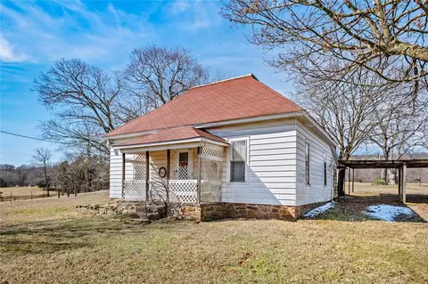 15607 Hubbard Rd, West Fork, AR 72774