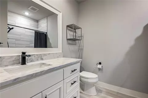 Bath - 3230 Oak Tree Dr, Centerton, AR 72719 photo 7 of 8