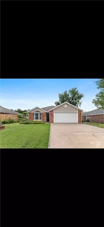 3829 Gardenia Dr, Fayetteville, AR 72703
