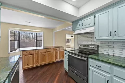 14 Basildon Cir, Bella Vista, AR 72715