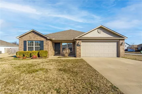 236 Glory Ln, Springdale, AR 72764