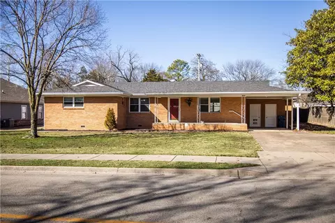 309 S Collins Ave, Gentry, AR 72734