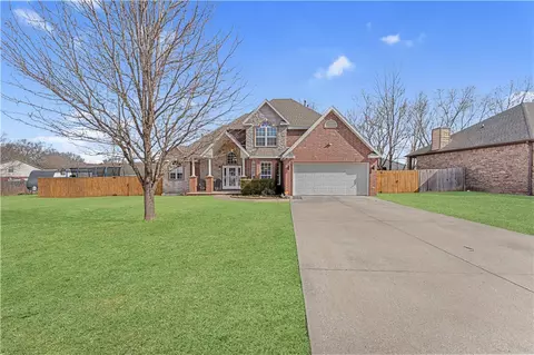 4224 Broomsage Dr, Fayetteville, AR 72701