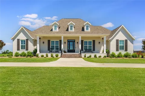 6644 NW Rivercrest Rd, Fayetteville, AR 72701