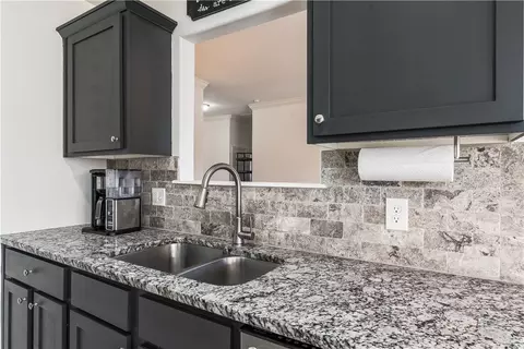 Kitchen - 149 Alexandra Loop, Elkins, AR 72727 photo 2 of 4