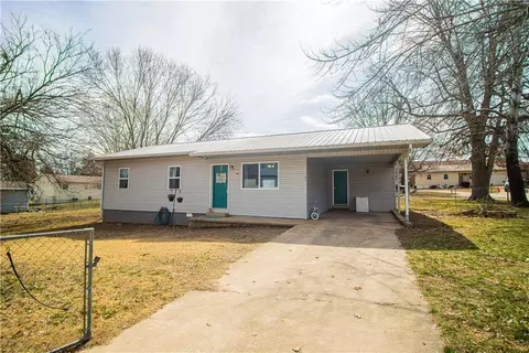 3104 Hill Ave, Harrison, AR 72601