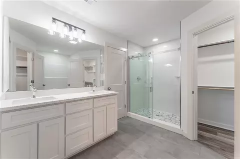 Bath - 1355 Gary St, Springdale, AR 72764 photo 1 of 2