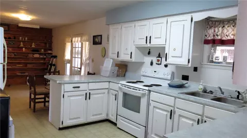 201 Pine St, Noel, MO 64854 photo 3