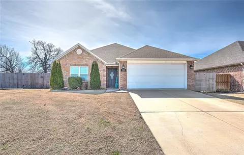 7229 Devonshire Ave, Springdale, AR 72762