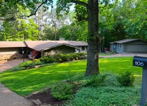 1106 Shadowridge Dr, Fayetteville, AR 72701