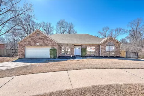 2683 Indian Oaks Trl, Springdale, AR 72762