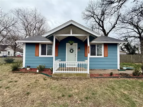 412 W Elgin St, Siloam Springs, AR 72761