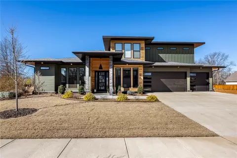 105 NW Trail Ridge Rd, Bentonville, AR 72712