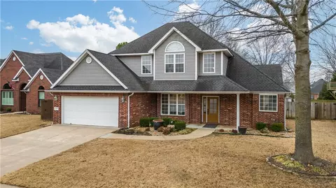 4200 W Ettington Dr, Rogers, AR 72758