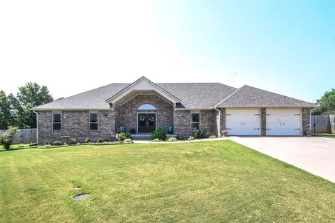 12008 David Ct, Siloam Springs, AR 72761