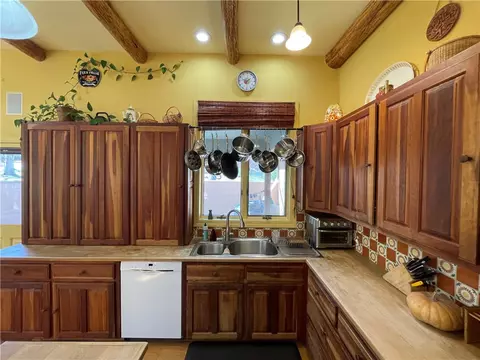 Kitchen - 462 Nc 2320, Jasper, AR 72641 photo 2 of 3