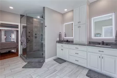 Bath - 1108 Kensington Way, Fort Smith, AR 72903 photo 3 of 9