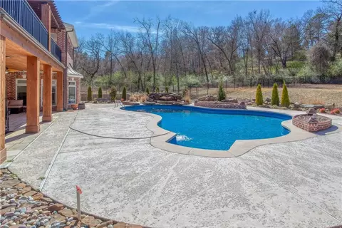 Exterior - 1108 Kensington Way, Fort Smith, AR 72903 photo 13 of 19