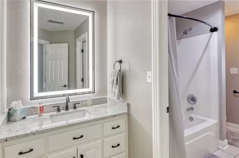 Bath - 1108 Kensington Way, Fort Smith, AR 72903 photo 6 of 9