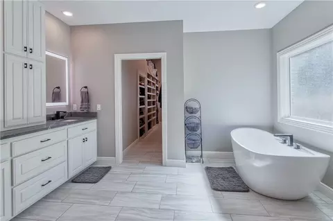 Bath - 1108 Kensington Way, Fort Smith, AR 72903 photo 1 of 9