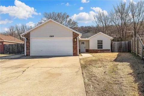 1569 Moody Ln, Springdale, AR 72764