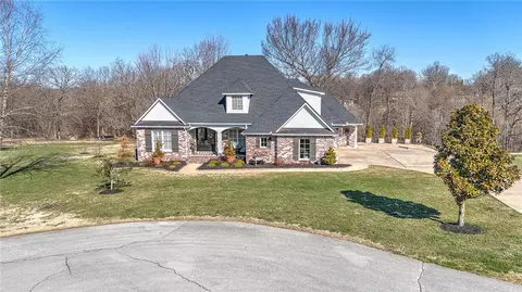 738 Kensington Cv, Springdale, AR 72762