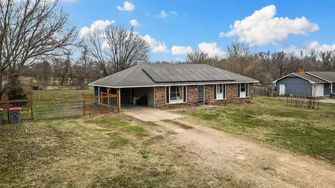 652 Russell Rd, Rogers, AR 72756