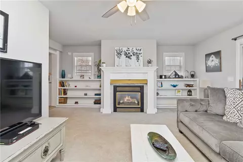 1103 W Pine St, Rogers, AR 72756