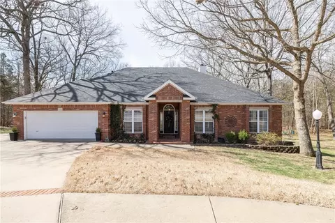3001 E Summershade Dr, Fayetteville, AR 72703