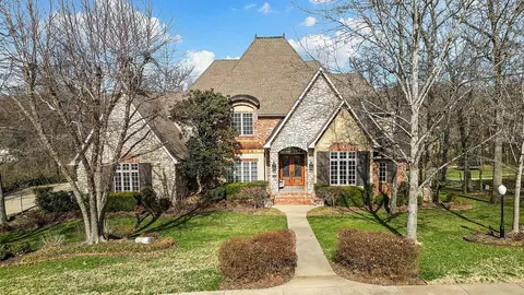3446 E Fredricksburg Cir, Fayetteville, AR 72703
