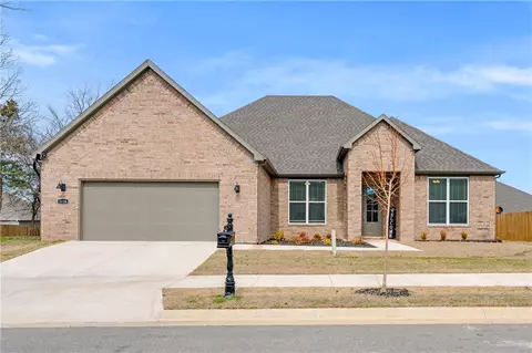 3128 E Coolridge St, Fayetteville, AR 72701