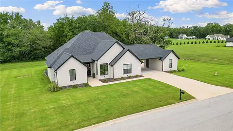 1410 River Point Rd, Fayetteville, AR 72703